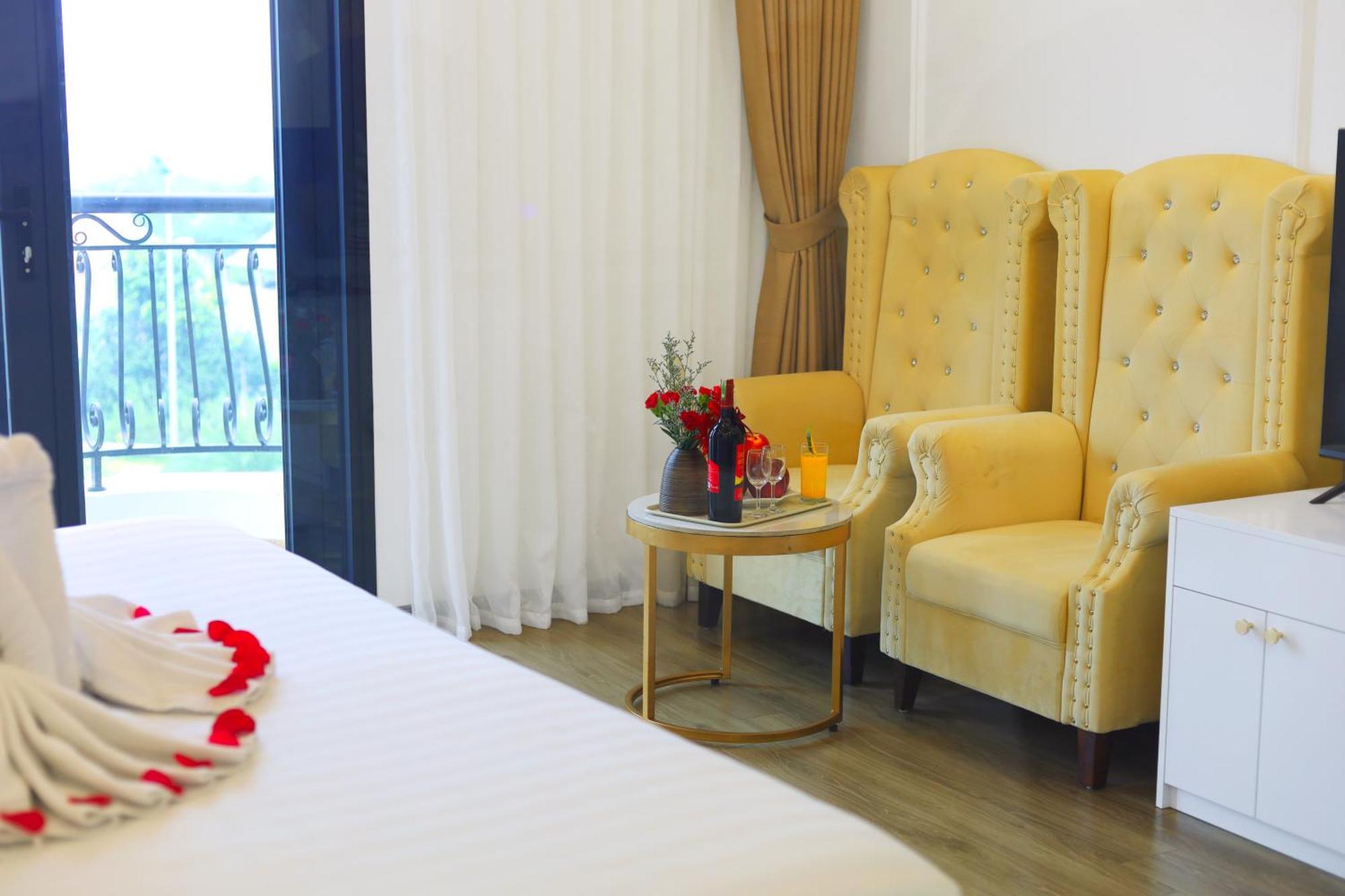 Chemi Noi Bai Airport Hotel & Travel Hanoi Exterior photo