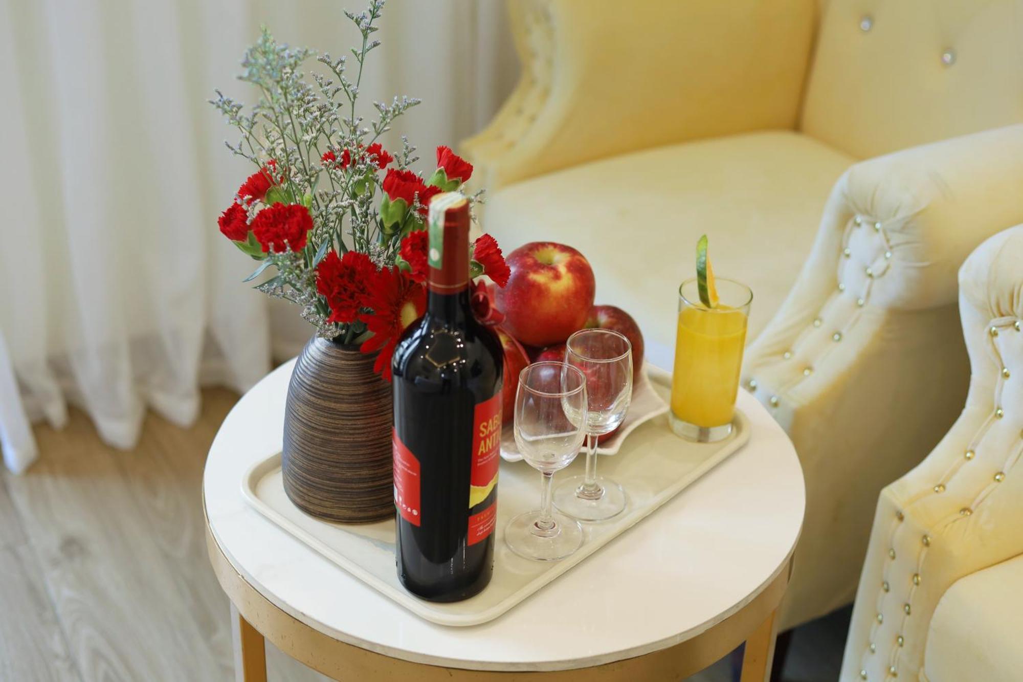 Chemi Noi Bai Airport Hotel & Travel Hanoi Exterior photo